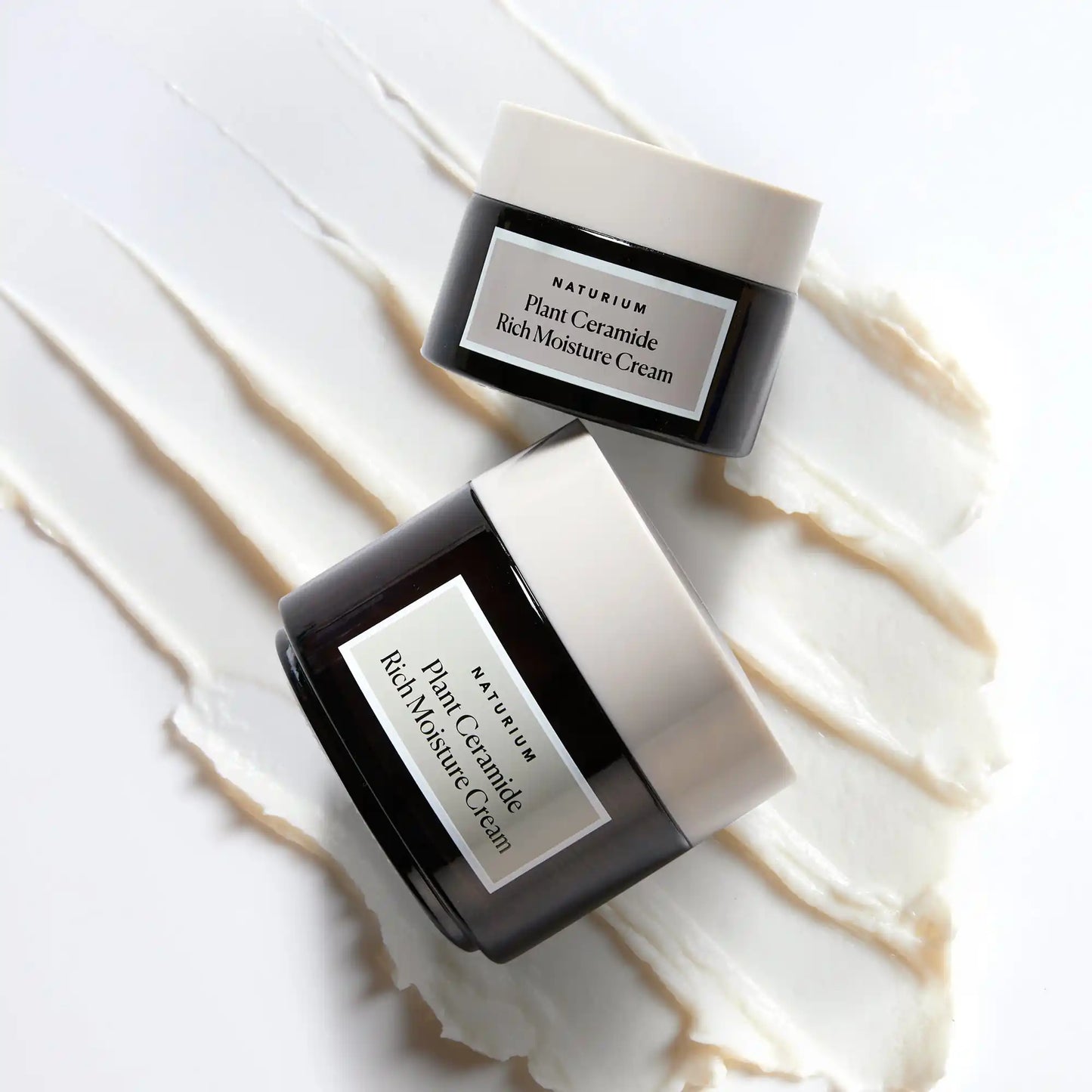 plant-ceramide-rich-moisture-cream-jumbo-t2 11_18_2021_Naturium0575-crop.webp
