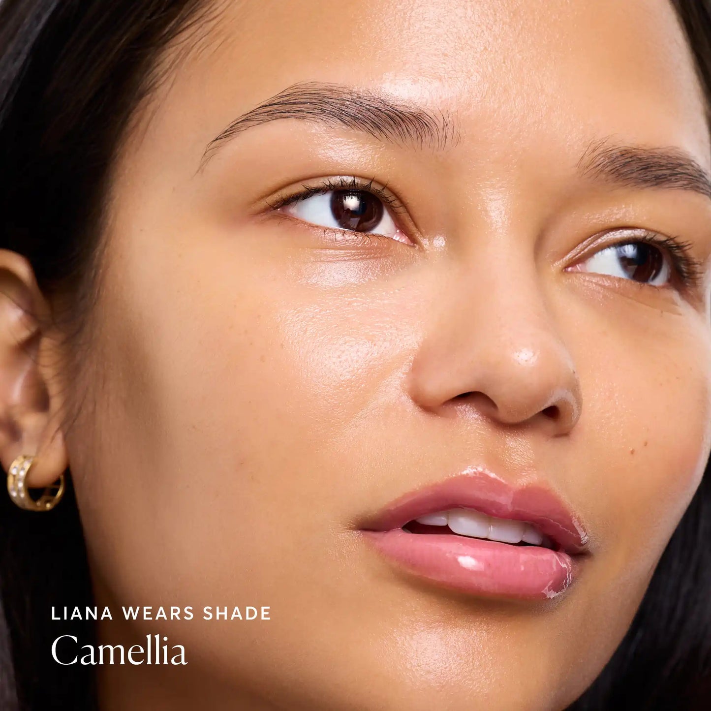 phyto-glow-lip-balm-camellia-l7 NATR-60075-Alt-Images-Phyto-Glow-Lip-Balm-Camellia-04.webp